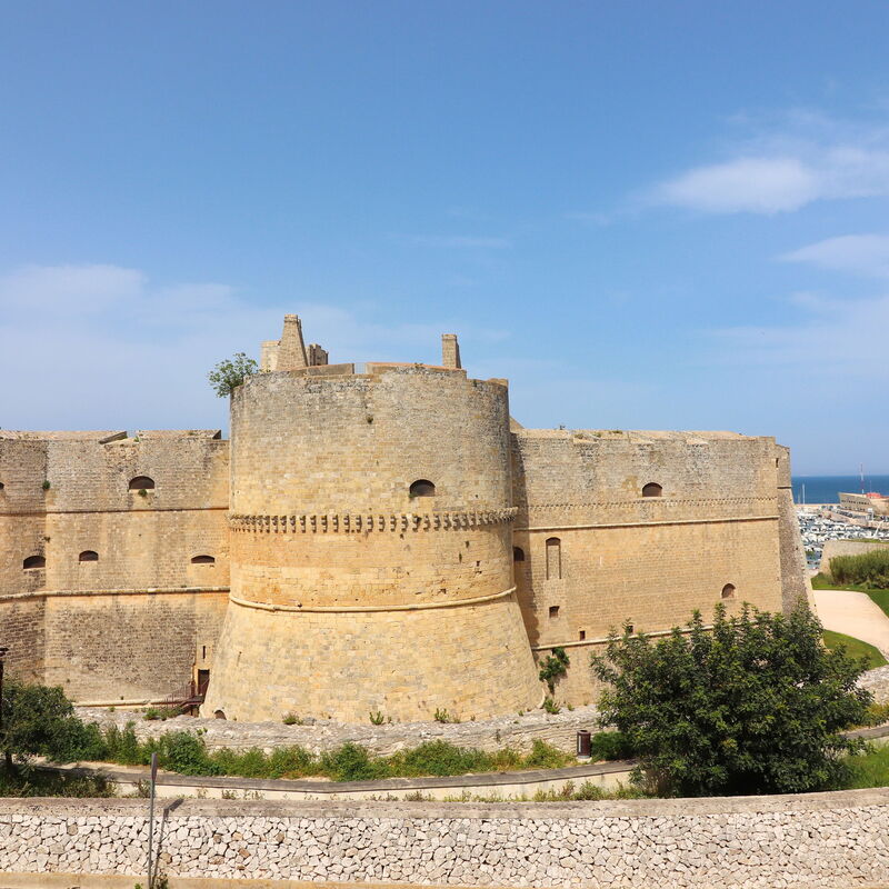 Calipso: Building Exterior