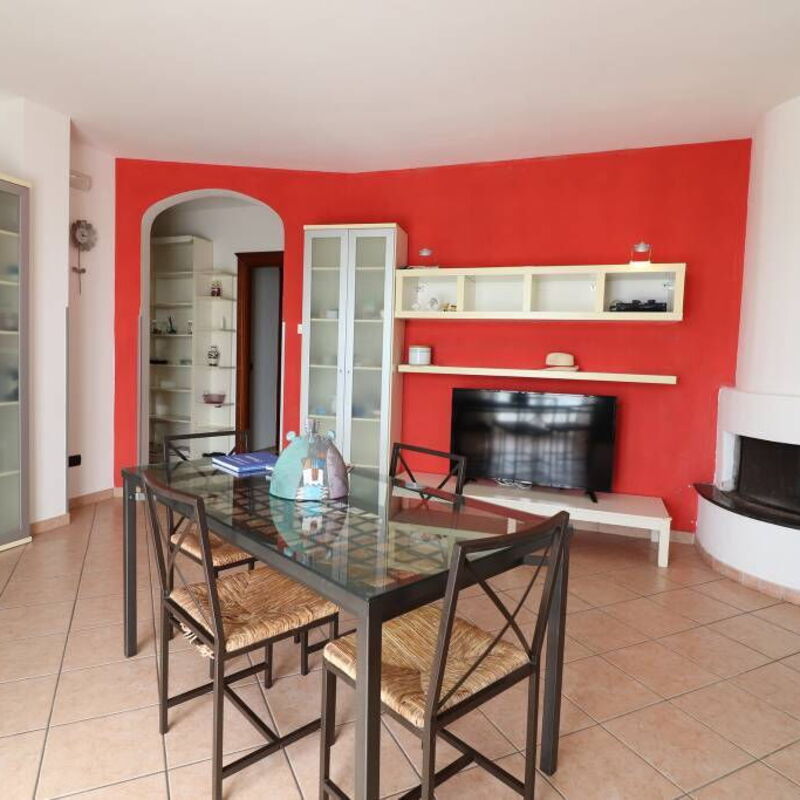 Wanda: Dining Room