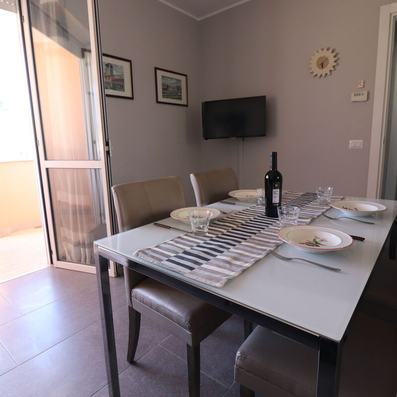 Valentina: Dining Room