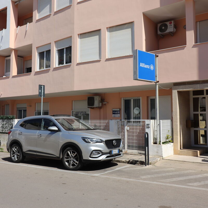 Valentina: Building Exterior