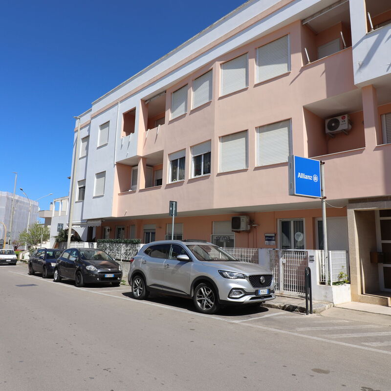 Valentina: Building Exterior