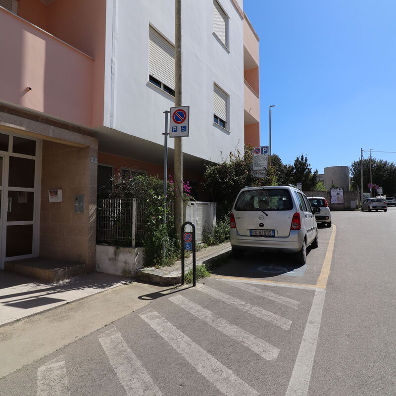Valentina: Building Exterior
