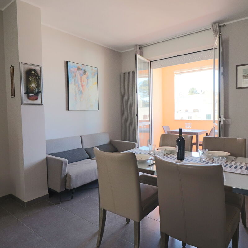 Valentina: Dining Room