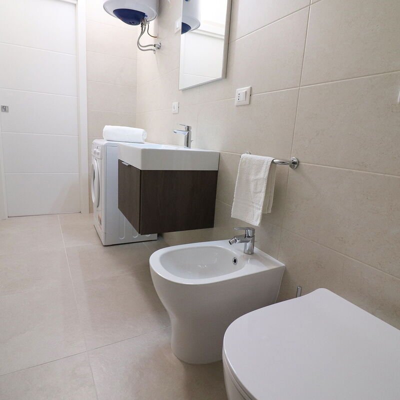 Galatea: Bathroom