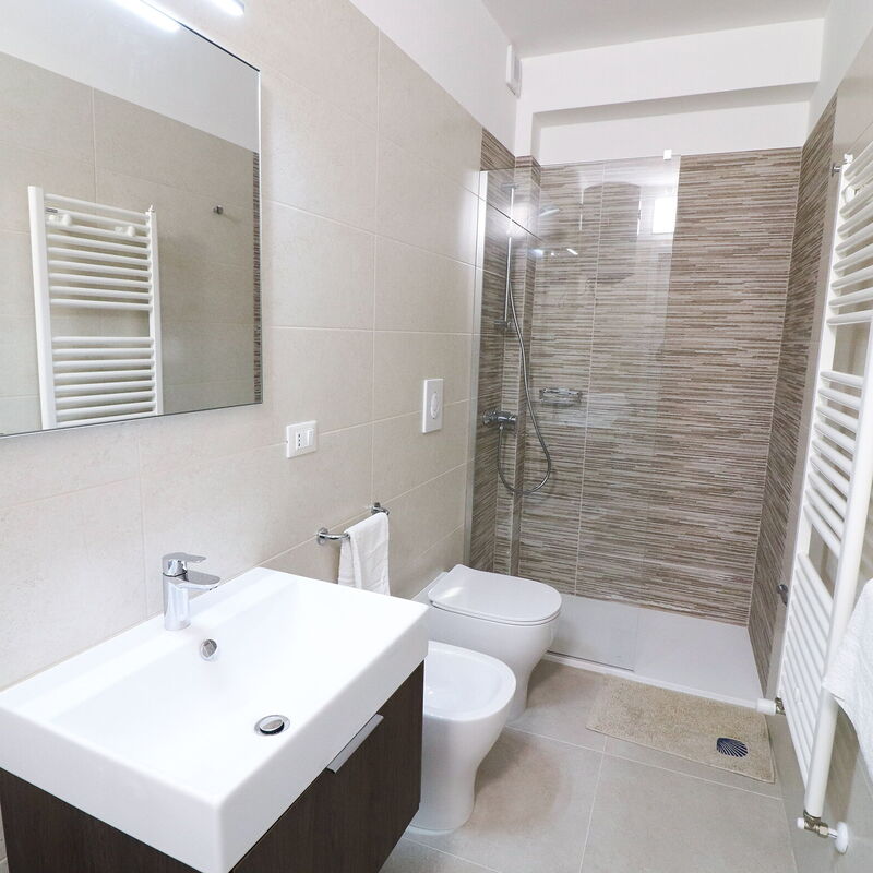 Galatea: Bathroom