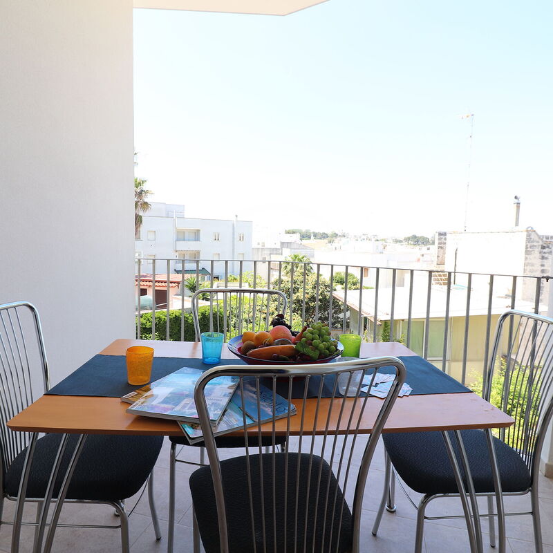 Rossana: Balcony / Terrace / Patio, Building Exterior