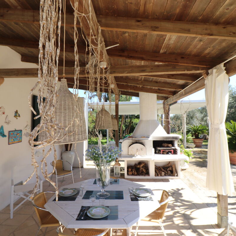 Villa Patrizia Otranto: Deluxe Countryside Retreat with Ac & Wifi – Near Sea: Dining Room, Garden, Outdoor