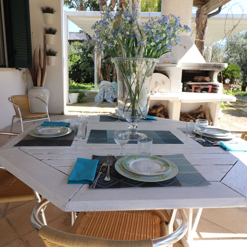 Villa Patrizia Otranto: Deluxe Countryside Retreat with Ac & Wifi – Near Sea: Dining Room, Garden, Outdoor
