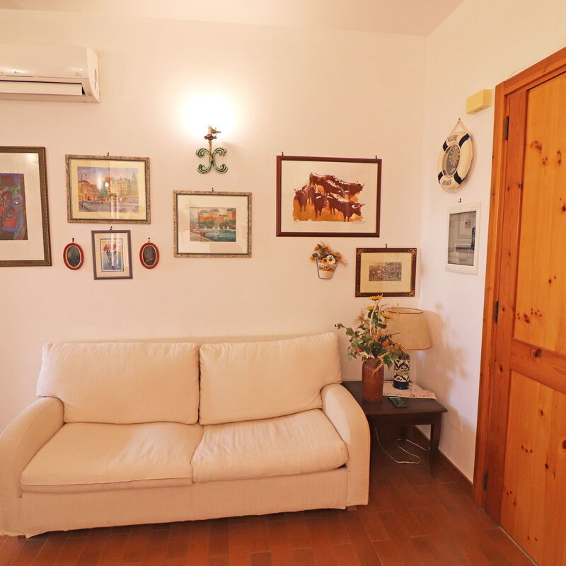Patrizia: Living Room