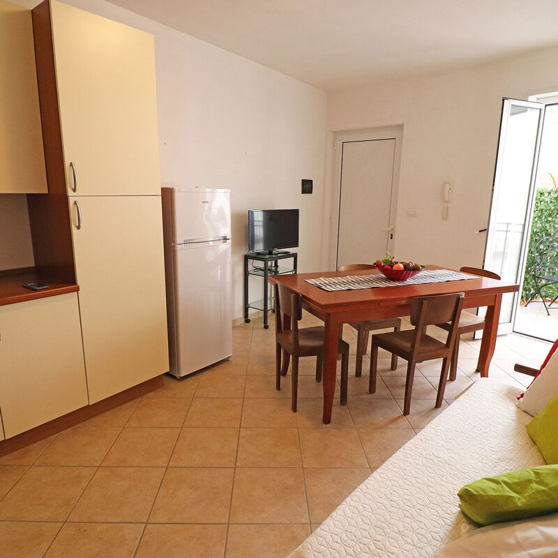 Martina: Dining Room