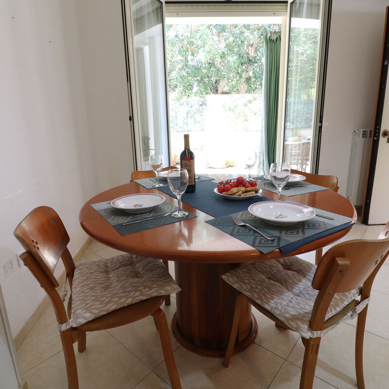 Laura: Dining Room