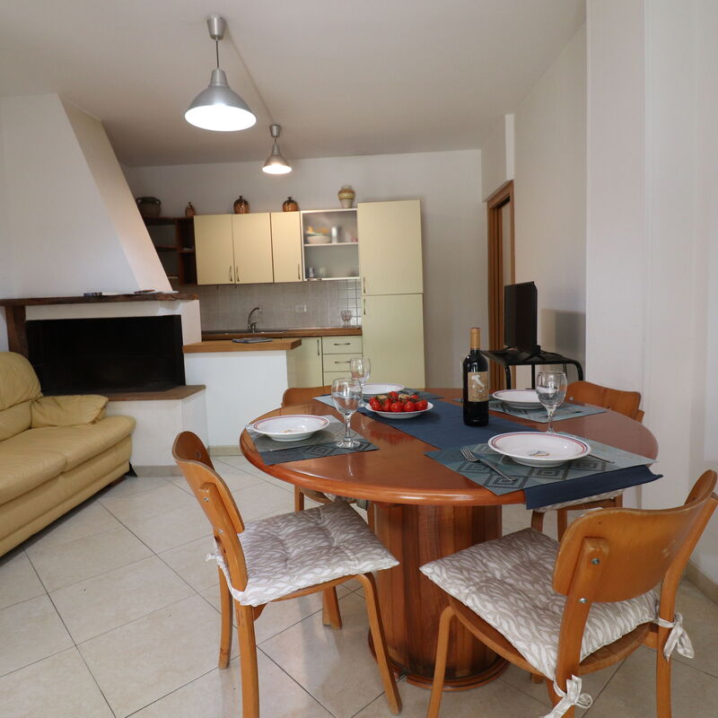 Laura: Dining Room