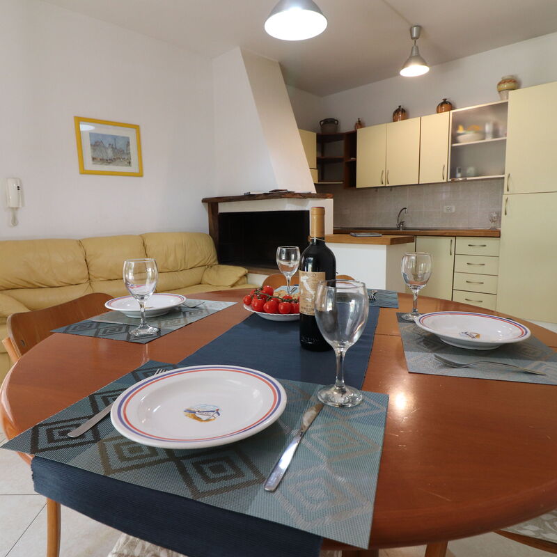 Laura: Dining Room
