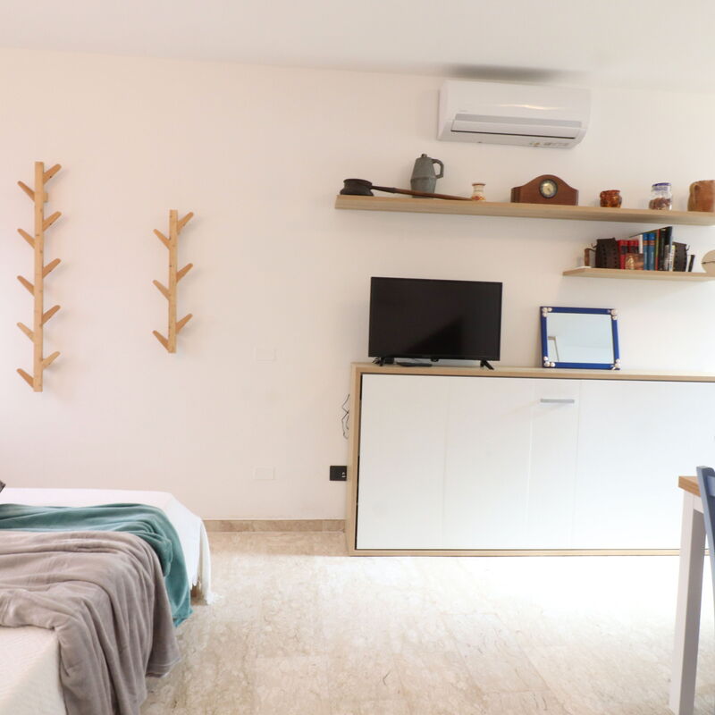 Malika: Dining Room, Living Room