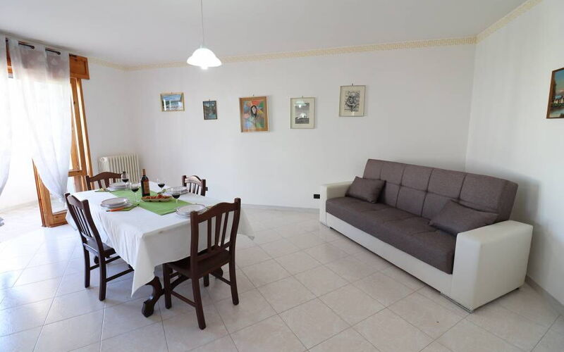 Ludovica: Salle à manger, Salon