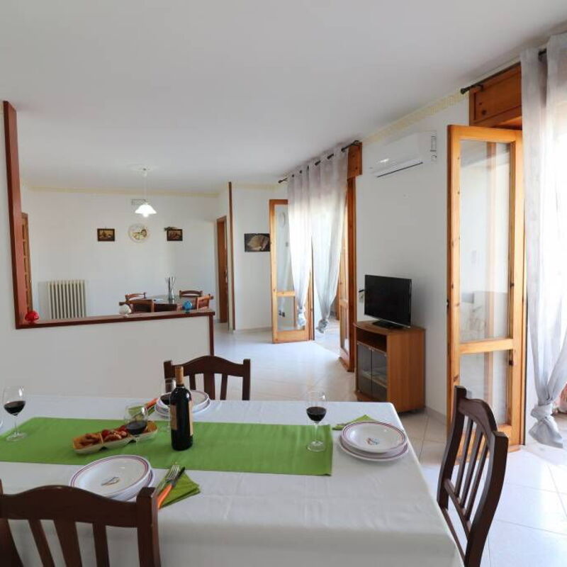 Ludovica: Dining Room