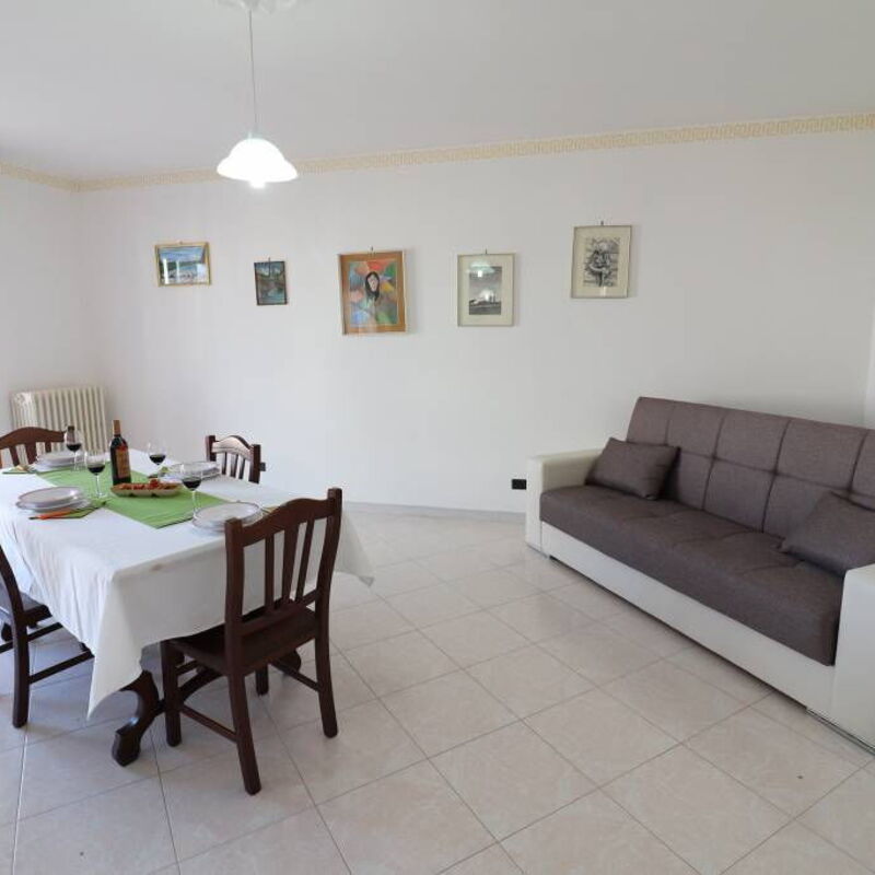 Ludovica: Dining Room, Living Room