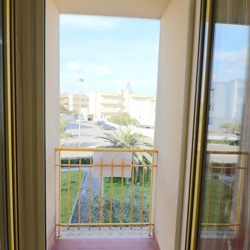 Lucia: Balcony / Terrace / Patio, Building Exterior