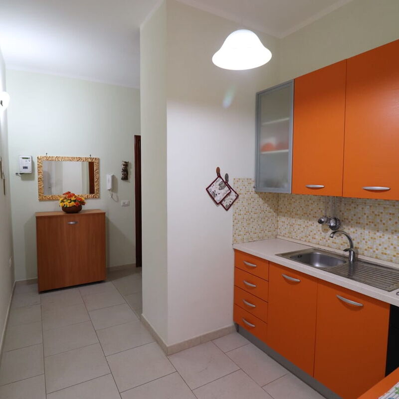 Lucia: Kitchen