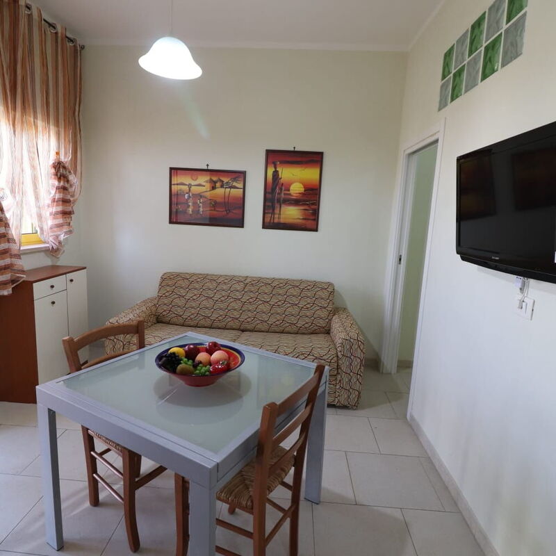 Lucia: Dining Room