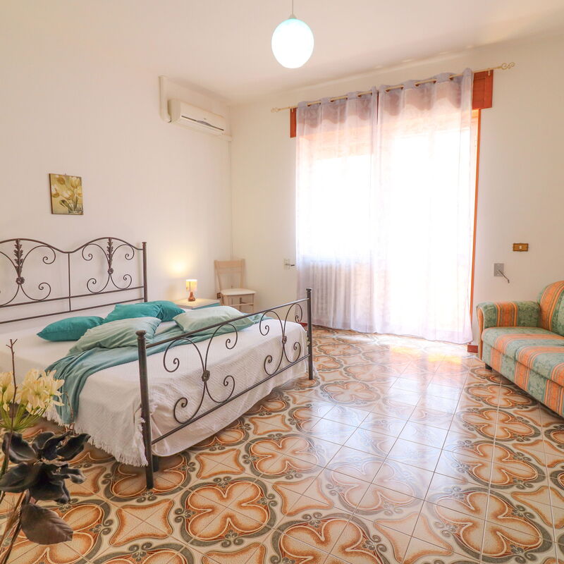 Isabel: Bedroom