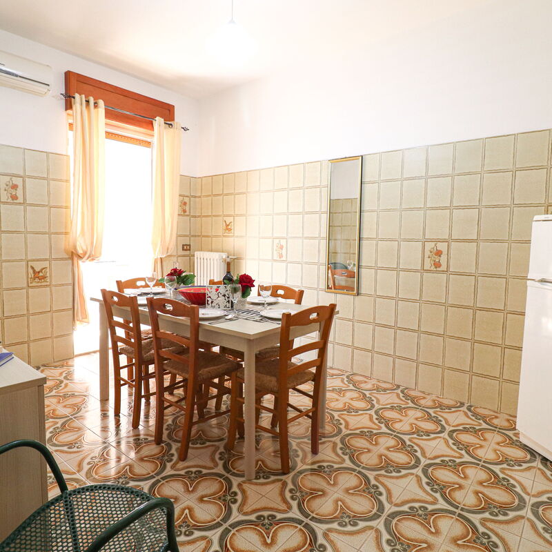Isabel: Dining Room