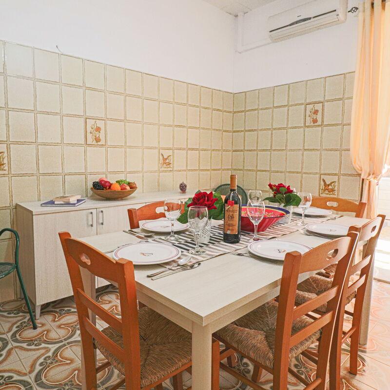 Isabel: Dining Room