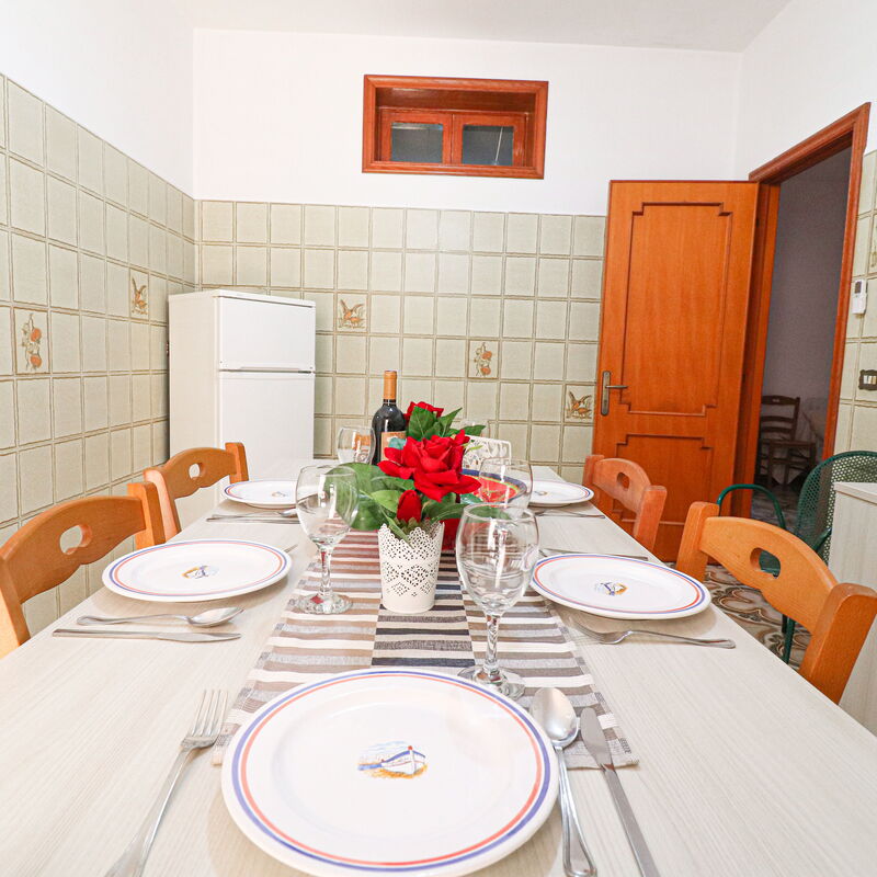 Isabel: Dining Room