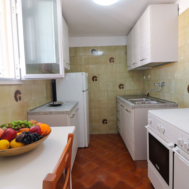 Isabel: Kitchen