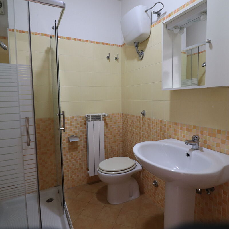 Iris: Bathroom