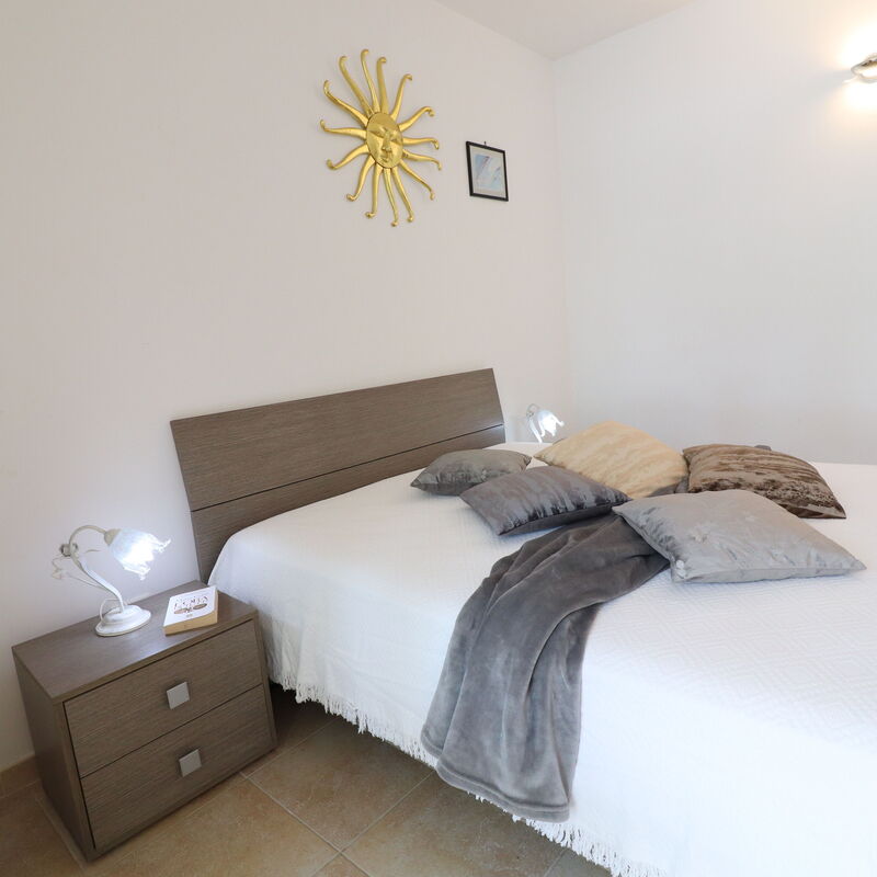 Iris: Bedroom