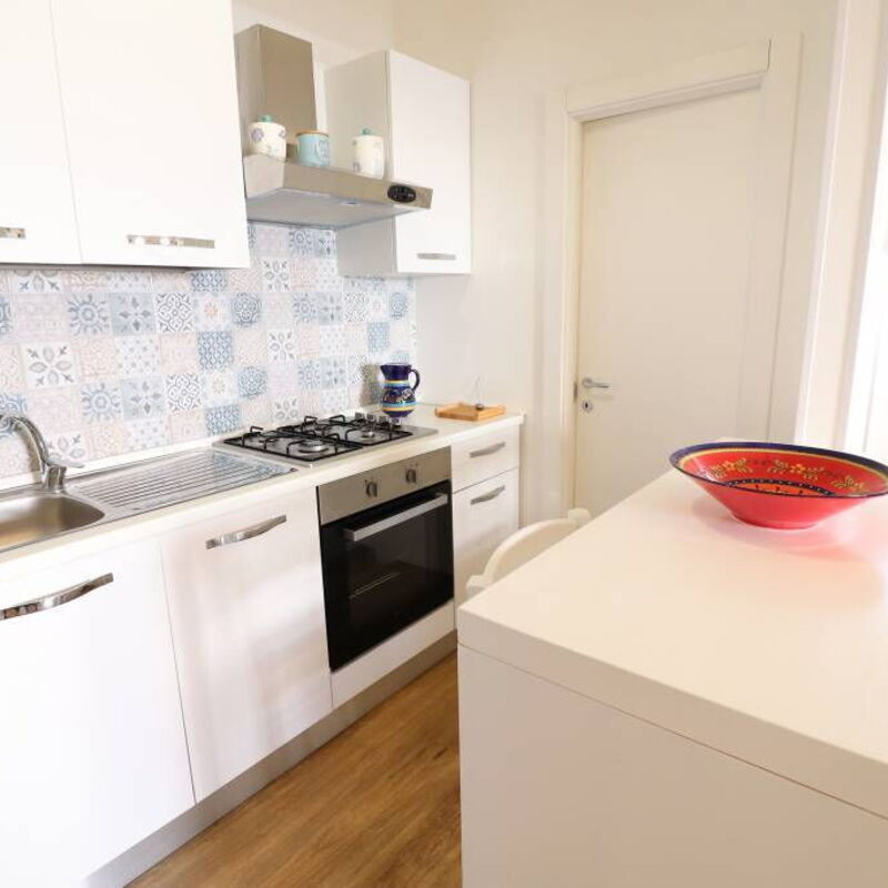 Glenda: Kitchen