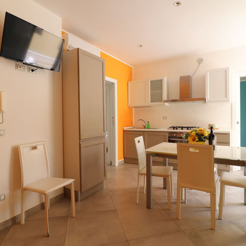Susanna: Dining Room, Living Room