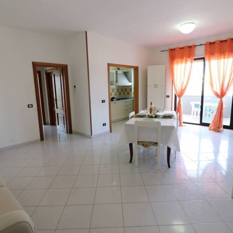 Gio: Dining Room