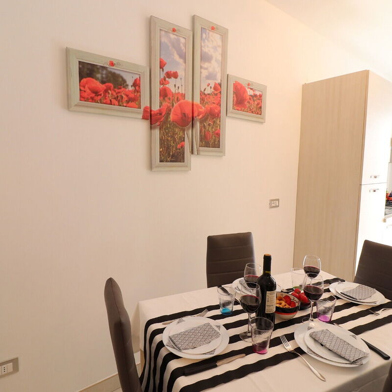 Francesca: Dining Room