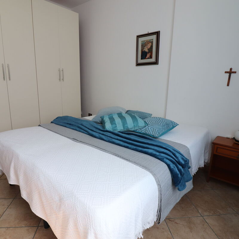 Ayra: Bedroom