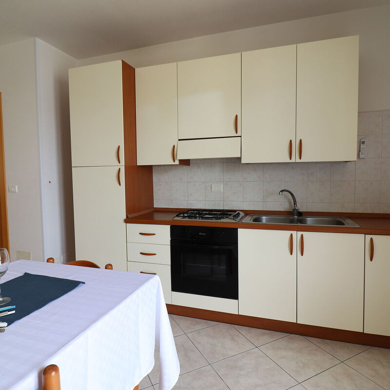 Marta: Kitchen