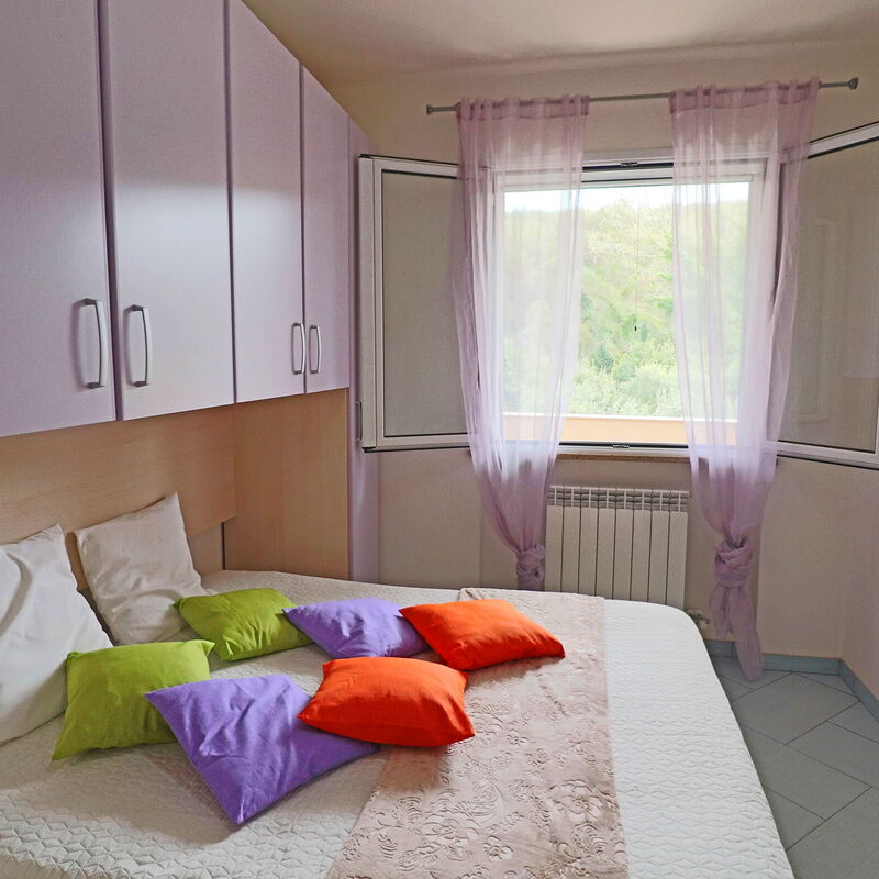 Claudia: Bedroom