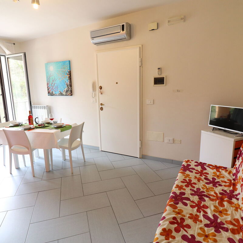 Claudia: Dining Room