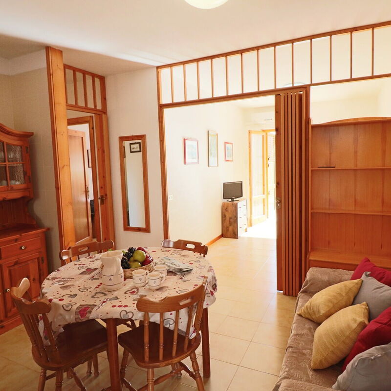 Cecilia: Dining Room