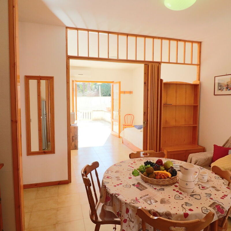 Cecilia: Dining Room