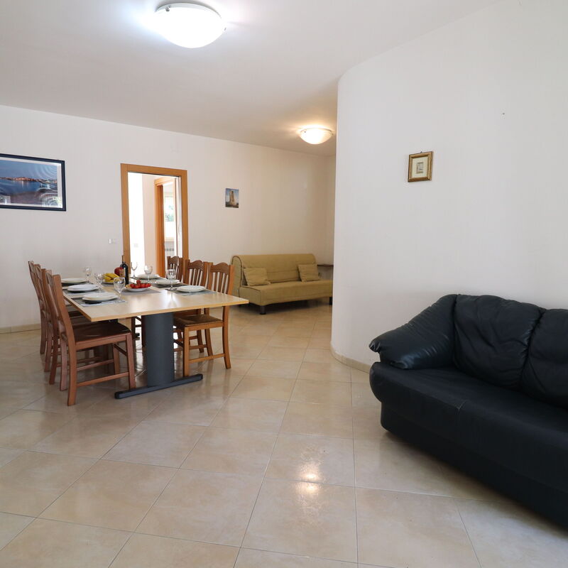 Elettra: Dining Room, Living Room