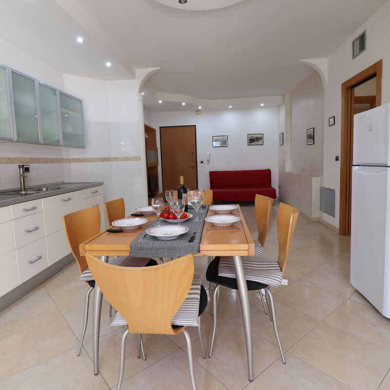 Iside: Dining Room