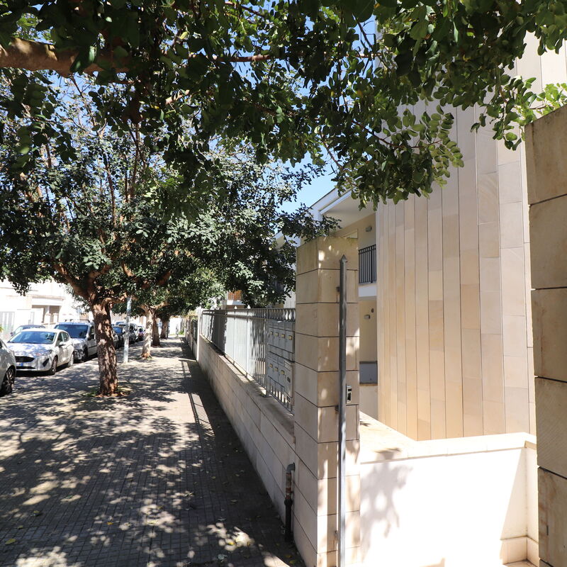Iside: Main Entrance